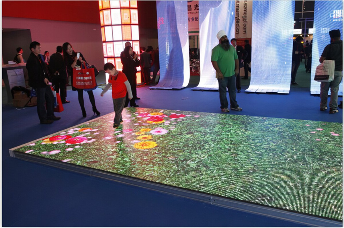 1-led-floor-display-