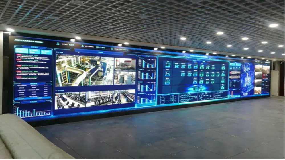 Command-center-led-video-wall-1024x725