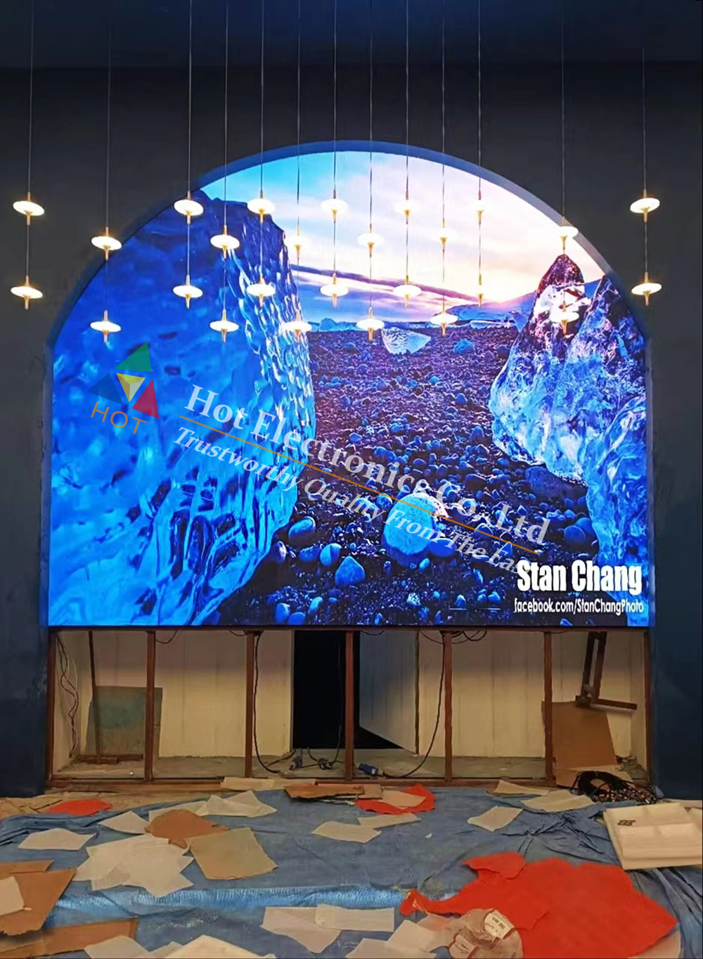 Indoor P1.8 LED Video Wall TV Station Exhibition Hall_3